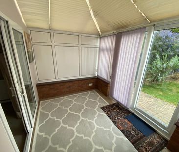 Queenswood Crescent - Photo 5