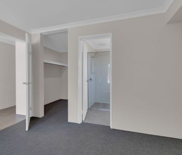 4 Bedroom Home in Dawesville - Photo 2