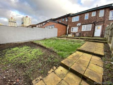 3 bedroom property to rent in Manchester - Photo 3