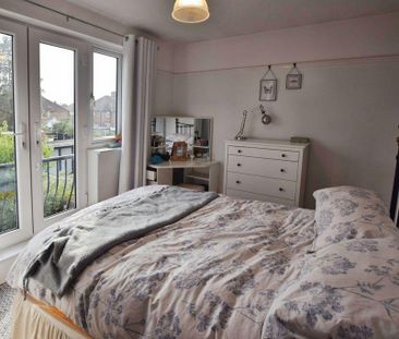 4 bedroom semi-detached house to rent - Photo 4