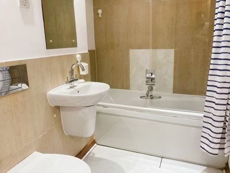 SEAFRONT, SOUTHEND ON SEA - Photo 5