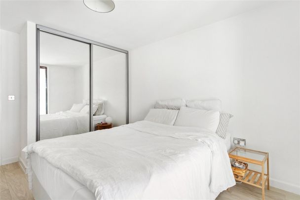 Lapwing Heights, N17, London - Photo 1