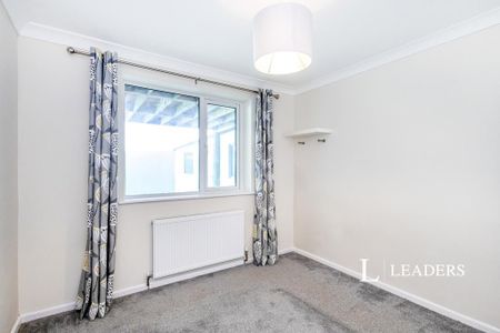 3 bedroom detached house to rent - Photo 3