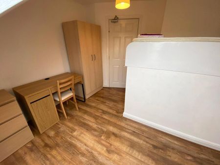 6 bedroom property to rent - Photo 3