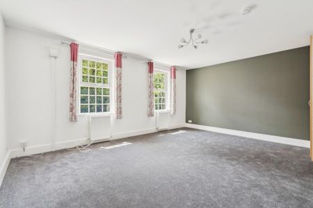 8 bedroom detached house to rent - Photo 2
