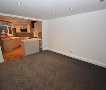 3 bedroom maisonette to rent - Photo 5
