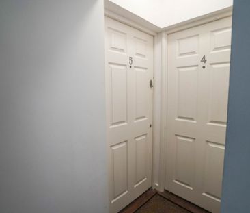 3 Bedroom Flat To Rent in Lansdowne - £1,350 pcm Tenancy Info - Photo 1