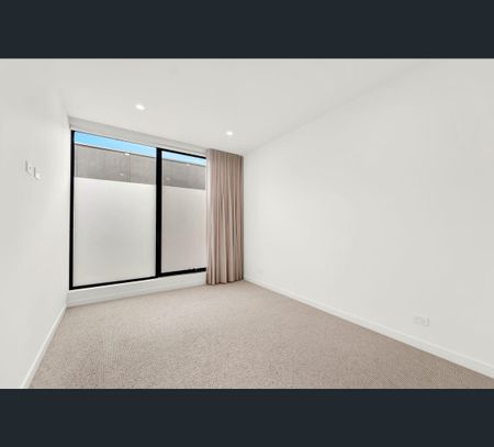 32C Pine Avenue, Elwood, Vic 3184 - Photo 2