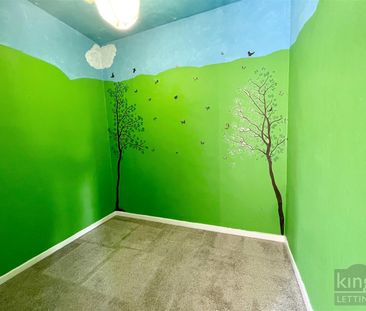 3 Bedroom Maisonette - Upper To Let - Photo 4