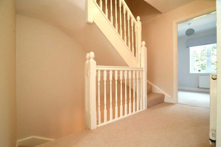 5 bedroom townhouse to rent - Photo 2