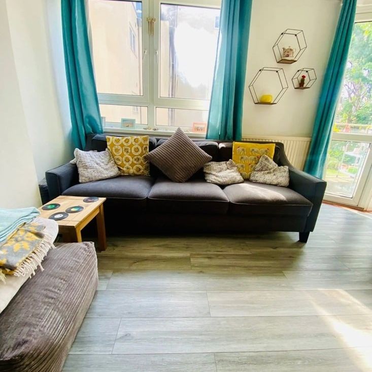 3 Bed Flat, Wearmouth House, E3 - Photo 1