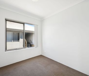 STUNNING 2 BEDROOM APARTMENT! - Photo 4