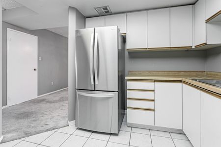 For Lease - 8 Lisa Street Unit# 403, Brampton, Ontario - Photo 4