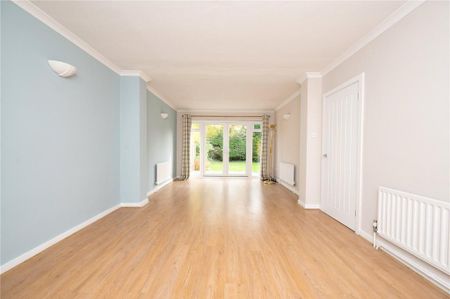 5 bedroom semi-detached house to rent - Photo 2