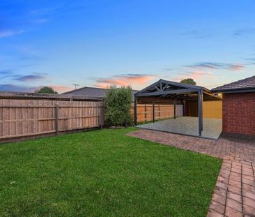 11 Glenwood Court Cranbourne VIC - Photo 1