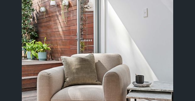 Renovated terrace / north sunlight / timber-decked courtyard - Photo 1