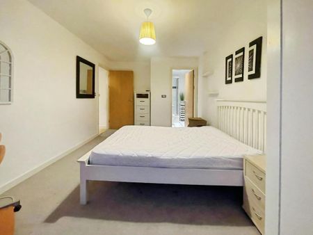 2 bedroom flat to rent - Photo 4