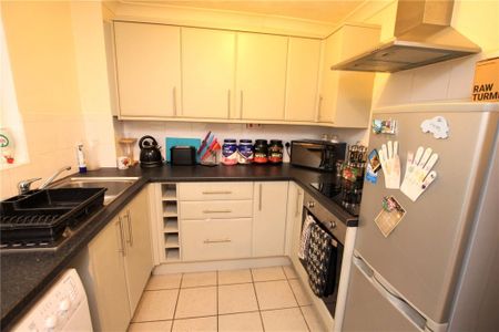 2 Bedroom House - Denbigh Close, Ashurst Bridge - Photo 5