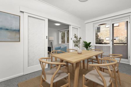 Stunning and Spacious Retro Apartment in Prime Location - Photo 2