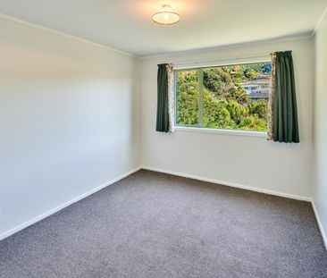 b/1 Sunrise Boulevard, Tawa Wellington 5028 - Photo 2