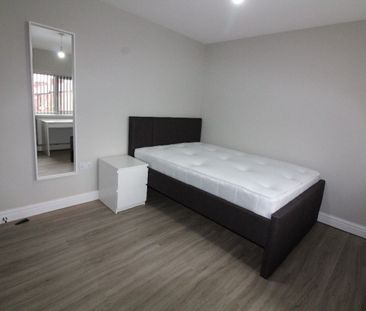 Flat 2 Eldon Street, Preston - Photo 2