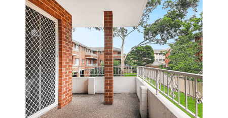 Furnished Well-Presented Two Bedroom Unit in Central Location - Photo 5