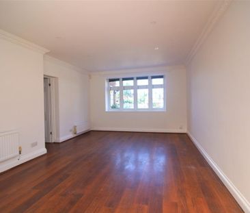 4 bedroom end of terrace house to rent - Photo 2