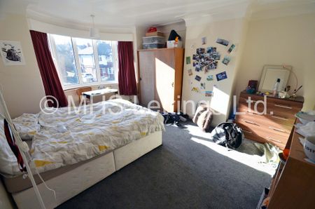 4 Bedroom Semi-Detached House for rent in Becketts Park Drive - Photo 3