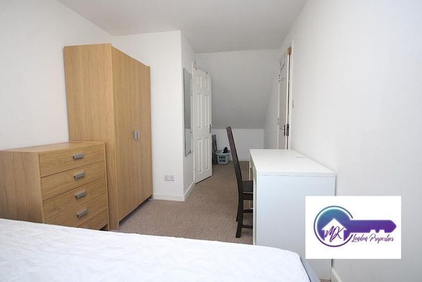 1 Bedroom Room in Flat Share To Rent - Photo 1
