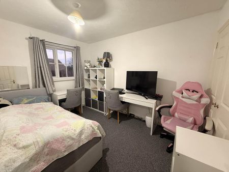 3 bedroom semi-detached house to rent - Photo 5