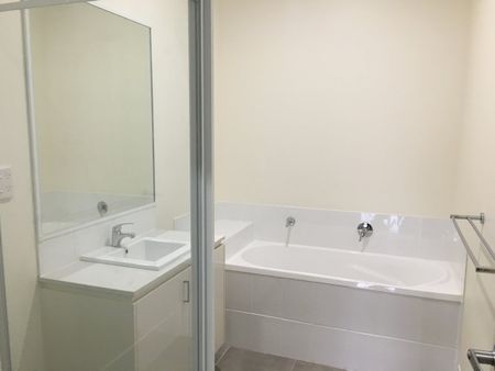 Beautiful Family Home - Convenient Location - Photo 4