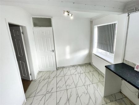 3 bedroom terraced house to rent - Photo 5