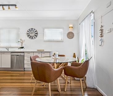 4 Higlett Street, Scarborough QLD 4020 - House For Rent | Domain - Photo 3