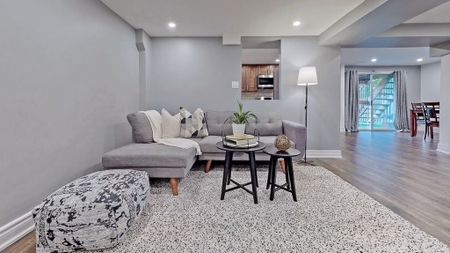 For Lease - 32 Westmoreland Court, Markham, Ontario - Photo 2