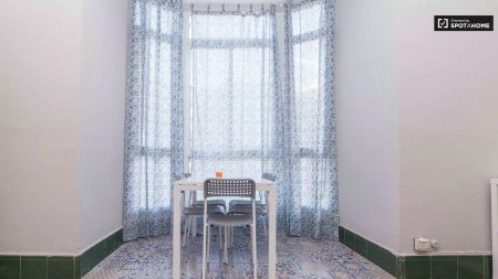 Room in a shared 6-bedroom apartment for rent in La Gran Vía, Valencia. - Foto 5
