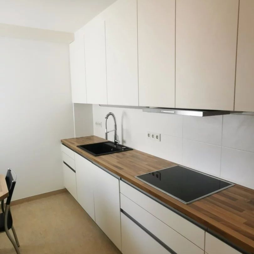 neuwertige 4 Zimmer Wohnung mit Balkon - Foto 1