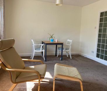 2 bedroom private hall to rent - Photo 4