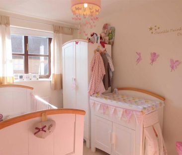 3 bedroom end of terrace house to rent - Photo 4