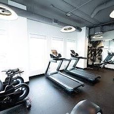 Centretown mid-rise modern apartment building. - Photo 1