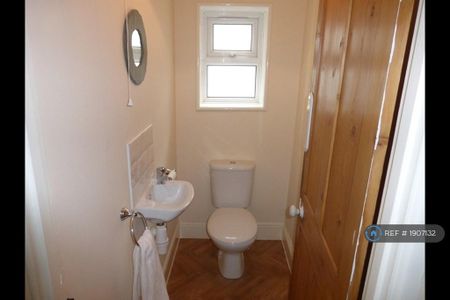 3 bedroom terraced house to rent - Photo 2