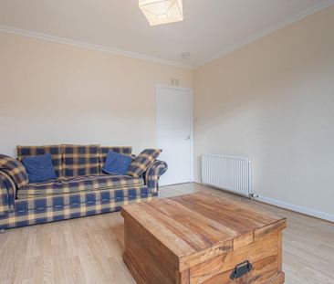 3 bedroom apartment to rent - Photo 2