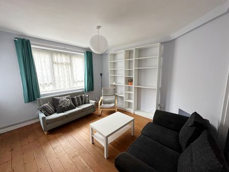 3 Bed Flat, Greenleaf Close, SW2 - Photo 2