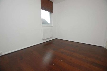 Hookstone Way, Woodford Green, Essex, IG8 - Photo 3