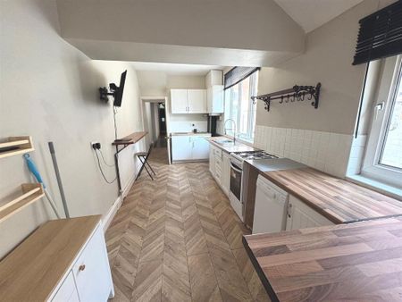 3 bedroom terraced house to rent - Photo 2