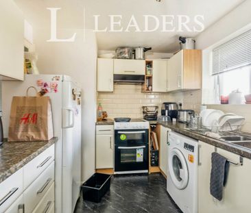 2 bedroom apartment to rent Bayton Court, Velyn Avenue, Chichester,... - Photo 2