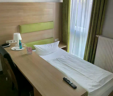 Möbliertes 1-Zimmer-Apartment in Karlsruhe-Nordstadt - Photo 1