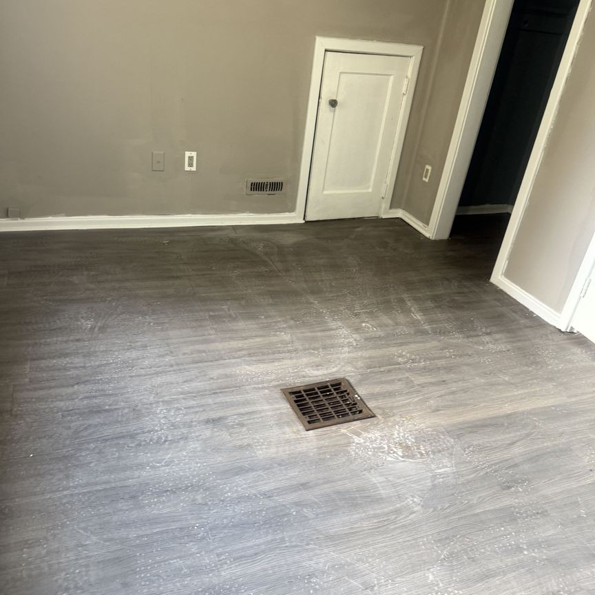 For Lease - 6391 Mcleod Road Unit# UNIT#1, Niagara Falls, Ontario - Photo 1