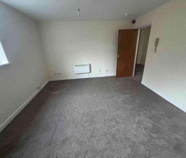 Flat, Abbey Street, Town Centre, CV11 - Photo 1