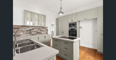 Coastal Charm Meets Modern Comfort in Prime Kiama Location - Photo 2
