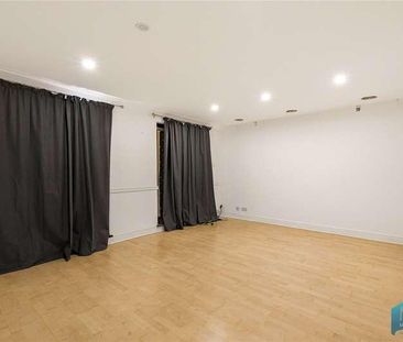 Hollyview Close, Hendon, London, NW4 - Photo 3